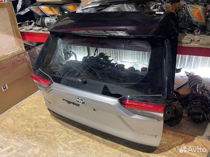 Крышка багажника Тойота Рав 4 50