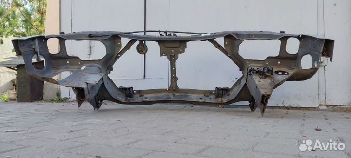 Рамка радиатора (телевизор) Nissan Bluebird Sylphy