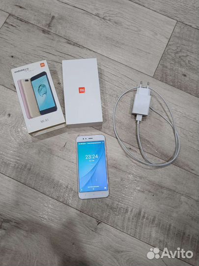 Телефон Xiaomi Mi A1