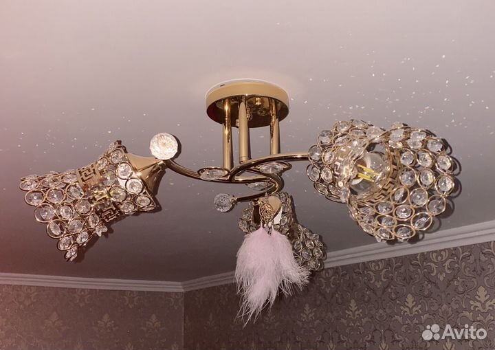 Продам люстру