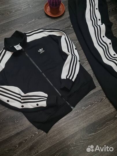 Спортивный костюм adidas