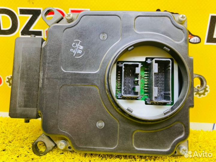 Блок розжига ксенона передний правый Toyota Land 145155