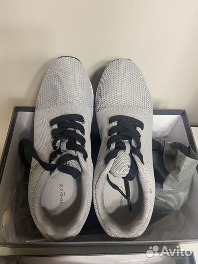 Кроссовки женские tendence