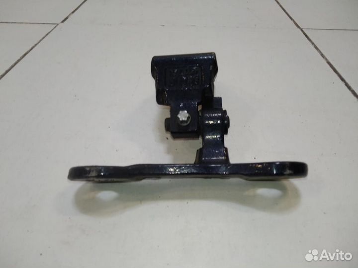 Петля двери передней правой нижняя Opel Vectra C