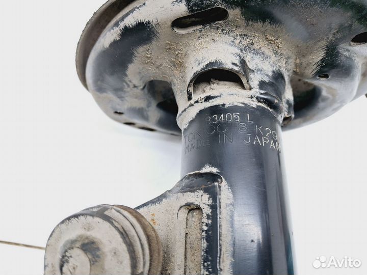 Амортизатор передний левый Toyota Highlander II