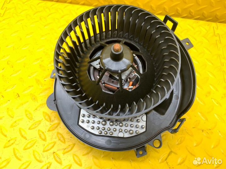 Моторчик печки Volkswagen Tiguan allspace олспэйс