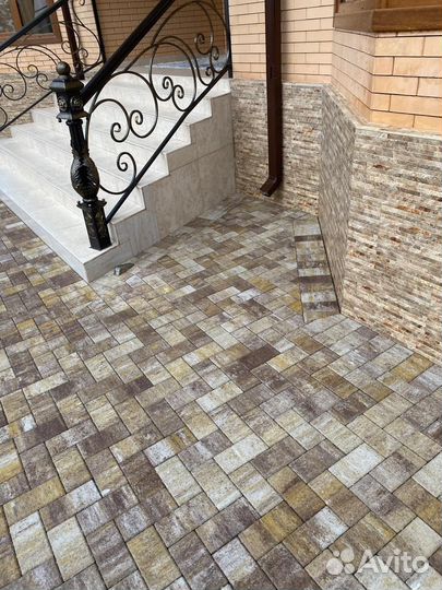 Укладка тротуарной плитки брусчатки