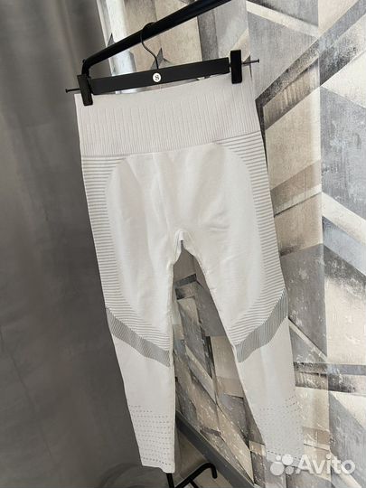 Фитнес костюмы новые