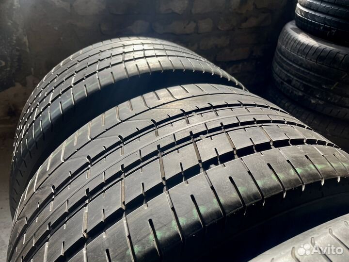 Pirelli P Zero 255/40 R20 и 285/35 R20 104Y