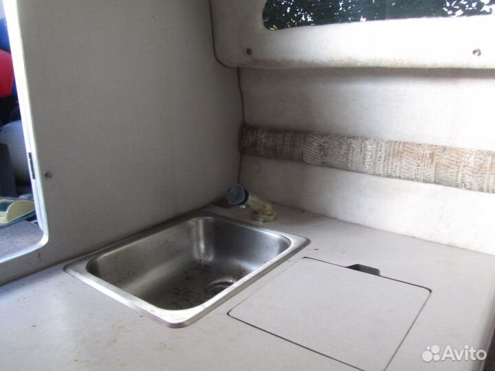 Американский морской катер bayliner 2252