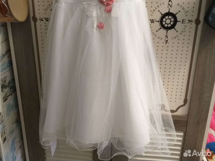 Платье для девочки новое