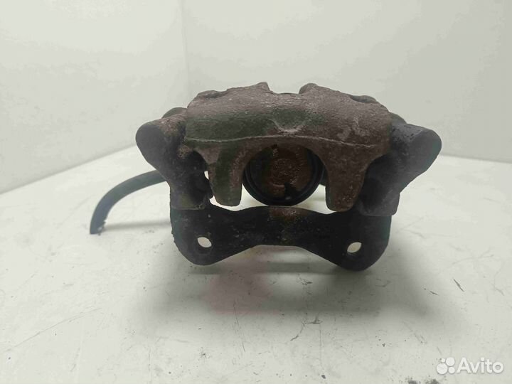 Суппорт задний левый Volkswagen Sharan 2002 год