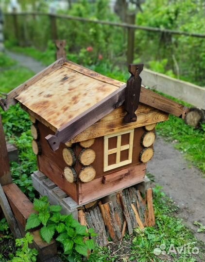 Для пасеки ульи, колоды, нуклеусы