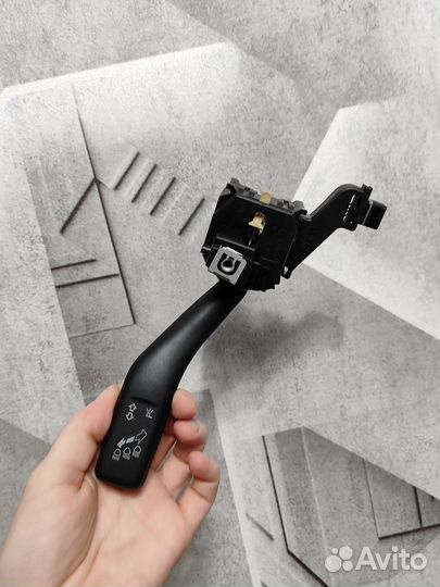 Подрулевой переключатель Skoda Yeti