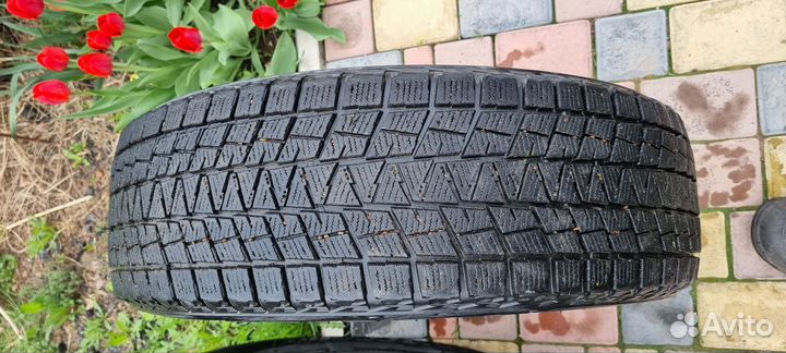 Bridgestone Blizzak DM-V1 225/60 R18