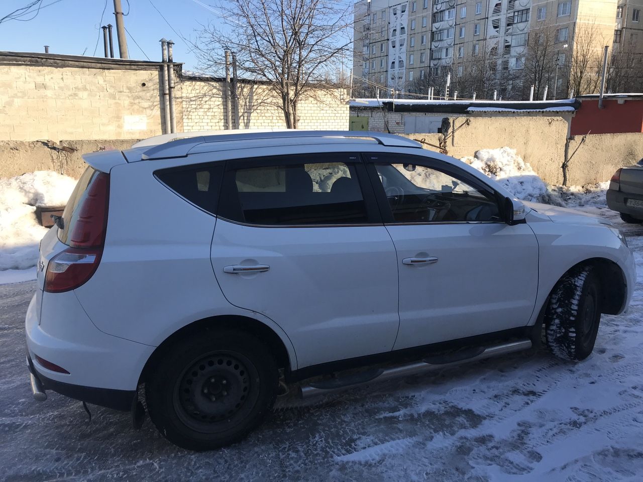 Geely Emgrand X7: фото владельца