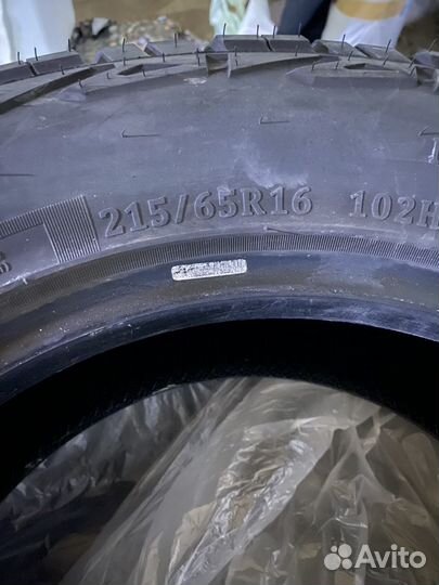 Comforser CF1100 215/65 R16