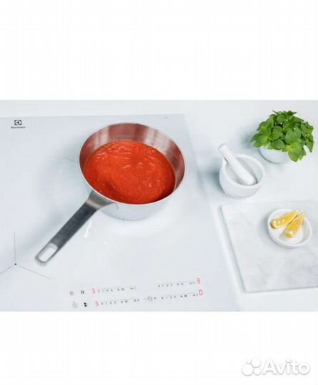 Индукционная плита Electrolux Slim-fit eiv63440bw