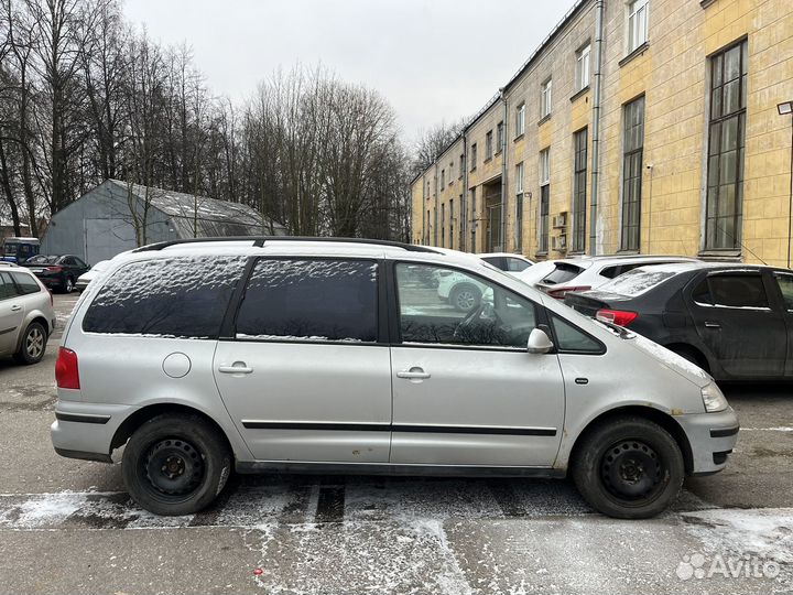 Volkswagen Sharan 2.8 AT, 2004, 210 000 км
