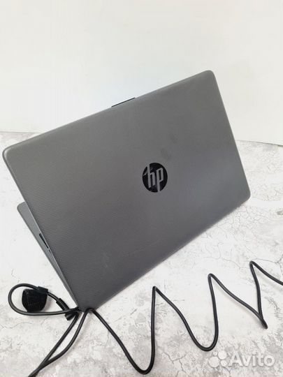 Ноутбук HP 250 G8 i3 1005G1/256GB