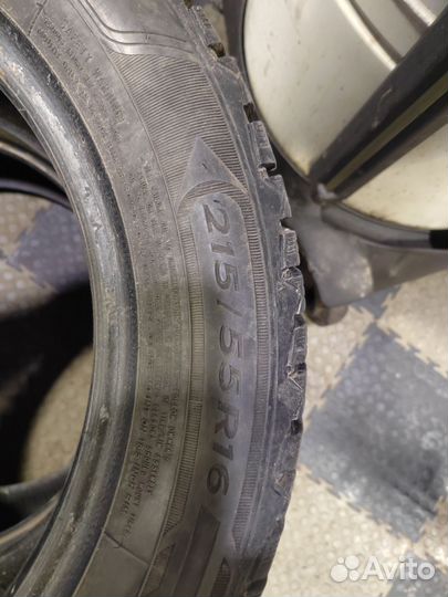 Dunlop Ice Touch 215/55 R16