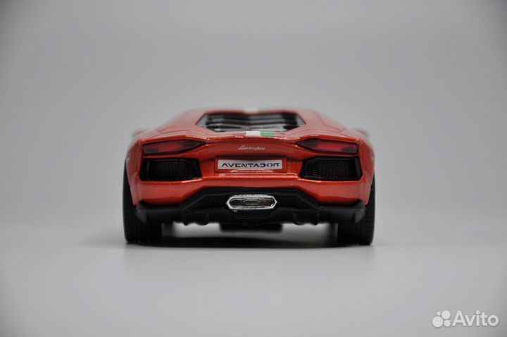 Модель автомобиля Lamborghini Aventador LP металл