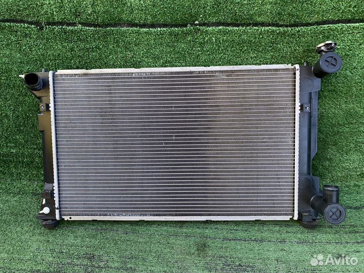 Радиатор охлаждения 16400-0H181 Toyota Avensis AZT