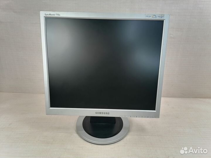17 дюймовый ЖК монитор Samsung SyncMaster 710n