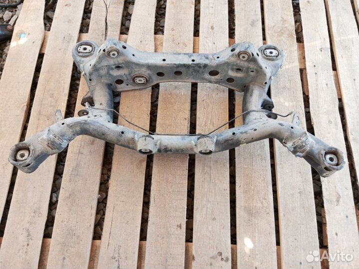 Балка задняя Bmw 318I E90 N46B20BZ 2011