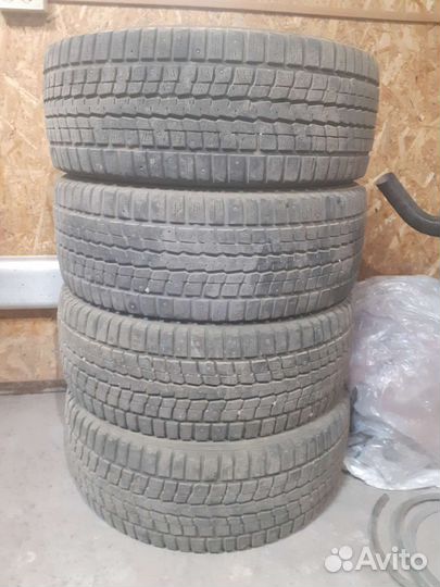 Dunlop SP Winter Ice 01 205/55 R16 30B