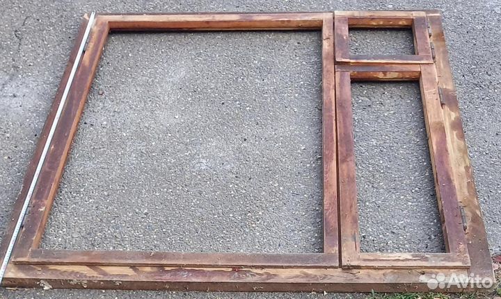 Деревянная оконная рама