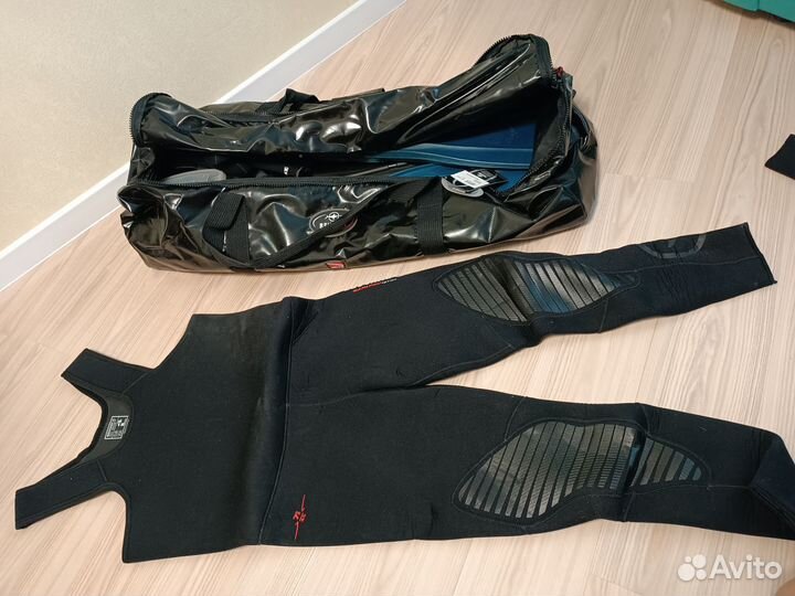 Гидрокостюм