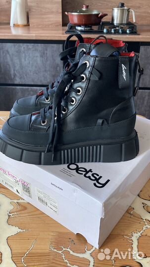 Ботинки женские