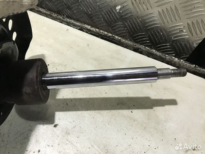 Амортизатор передний правый Kia Ceed 1