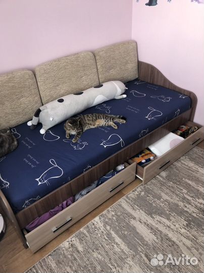 Кровать