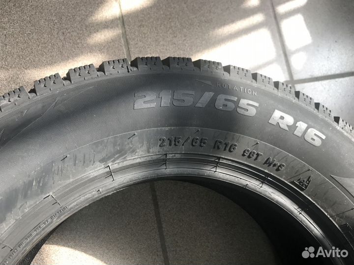Pirelli Formula Ice 215/65 R16 98T