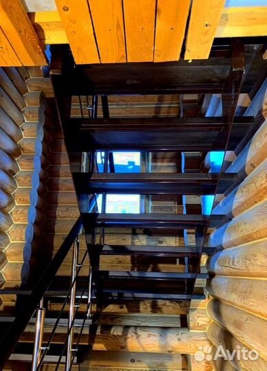 Лестница с забежными ступенями под ключ