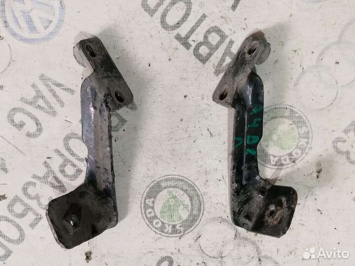 Кронштейн усилителя Audi A4 B8