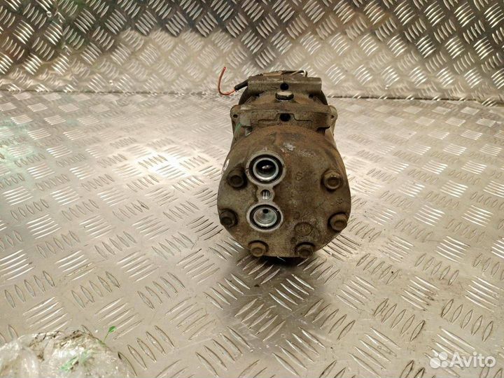 Компрессор кондиционера Renault Laguna 7700111036
