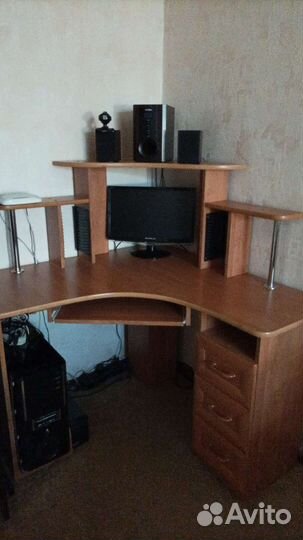 Компьютерный стол