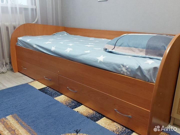 Кровать