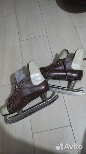 Коньки хоккейные 270