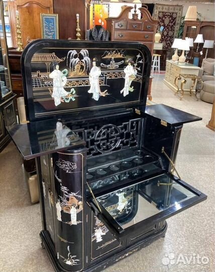 Антикварный бар-комод в стиле шинуазри