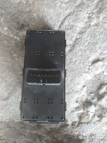 93570-4Y001 Kia Rio Блок управления стеклопод