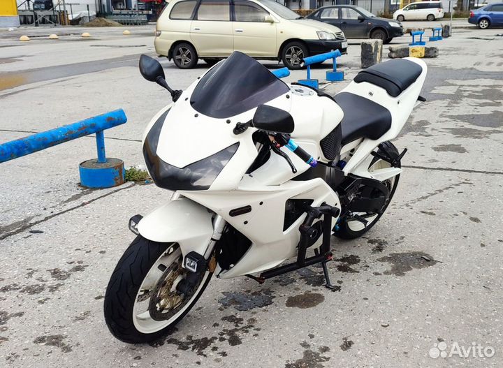 Продам Honda CBR954RR