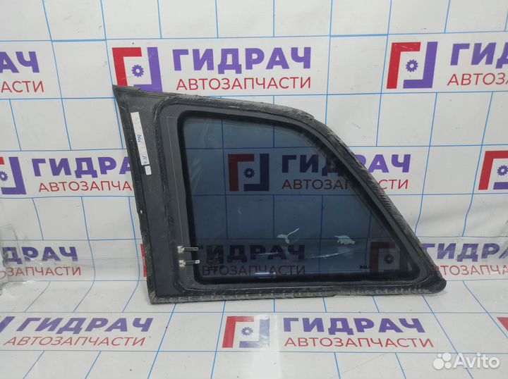 Стекло кузовное глухое правое Opel Zafira B 516147