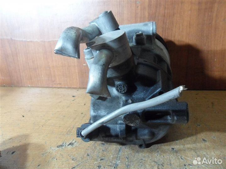 Компрессор кондиционера 5N0820803C Volkswagen Polo