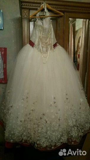 Шикарное свадебное платье