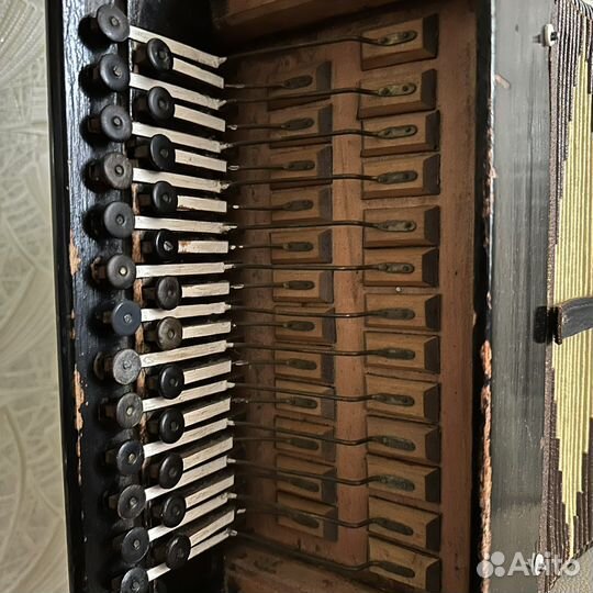 Гармонь цельнопланочная