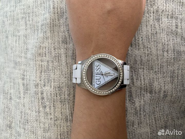 Часы guess